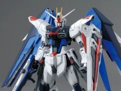 Bandai MG 1/100 Freedom Gundam (Ver 2.0)