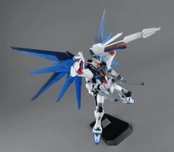 Bandai MG 1/100 Freedom Gundam (Ver 2.0) -Model handmade fcfba00f a5eb 4c0c b1b3 c45f8b247788